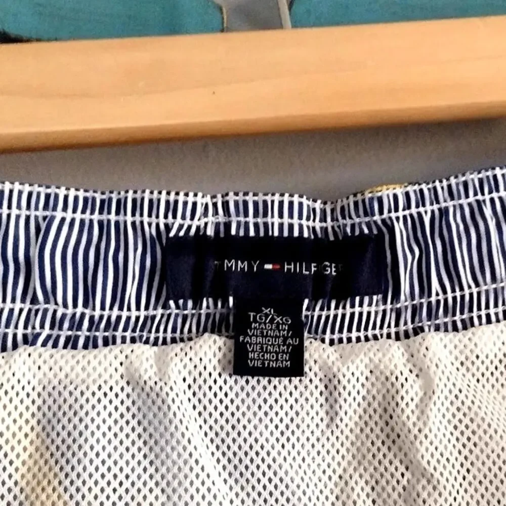 Tommy Hilfiger Men's Hawaiian Theme Swim Trunks Mesh Size XL beachy travelwear
